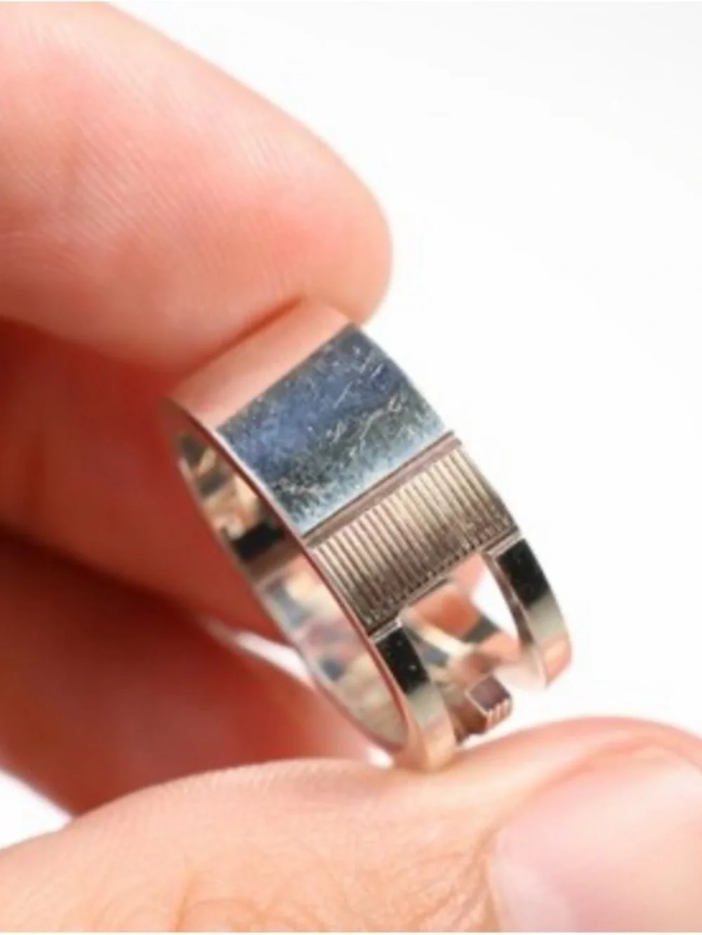 Gucci Silver Interlocking G-Style Band Ring